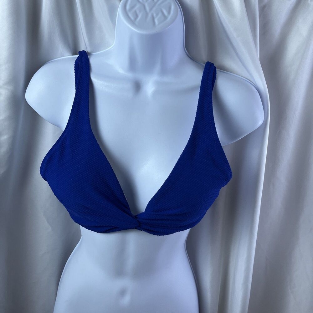 Women's Lightly Lined Twist-Front Triangle Bikini Top - Shade & Shore Size 34B